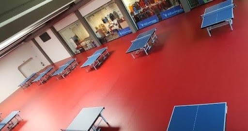 Salle de tennis de table Ping Connect à Gand pour workshops, tournois d’entreprise et événements sportifs